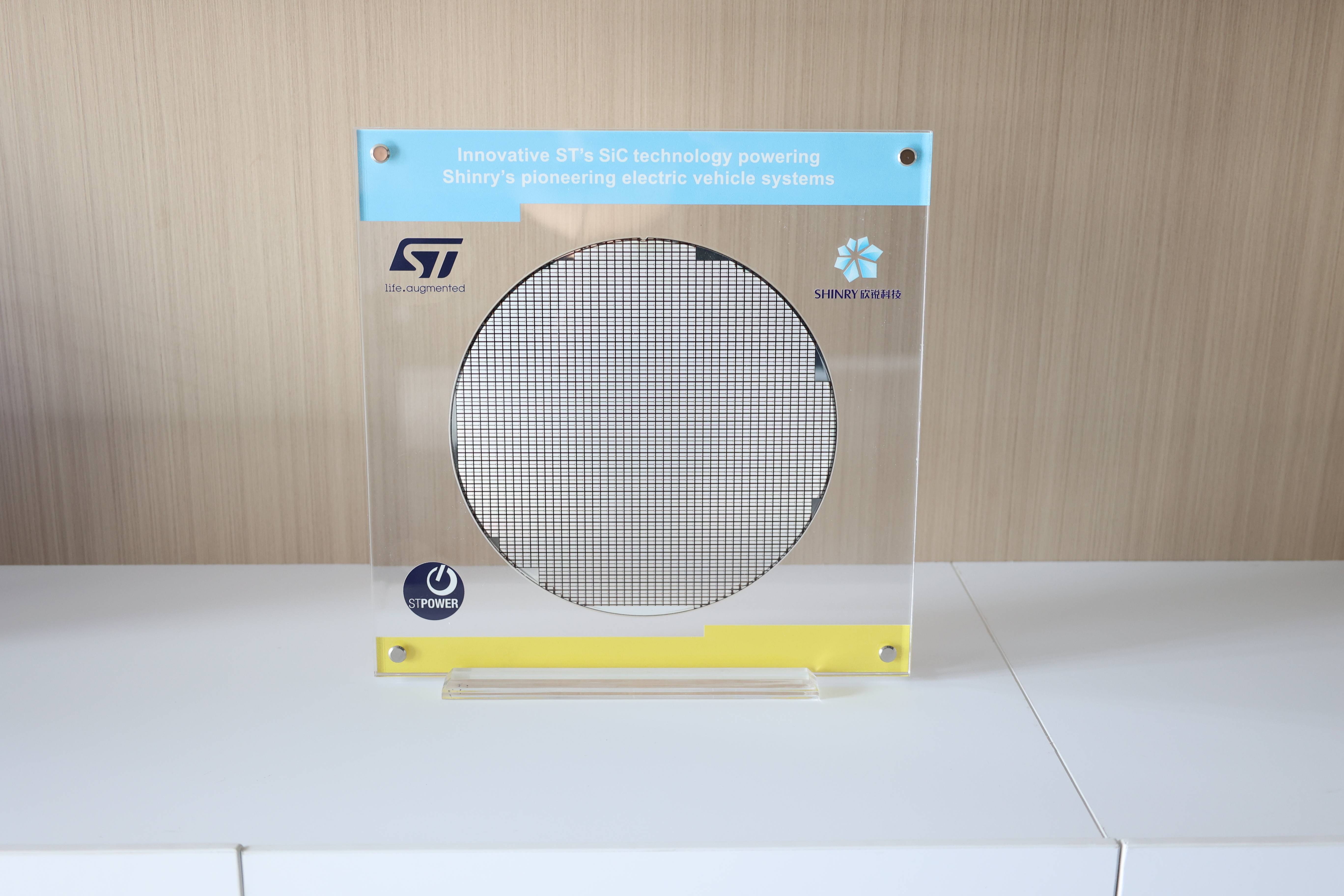 1697509718429217.jpg 4G4A1431(1).jpg